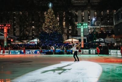 /assets/uploads/images/general/Tree-Lighting_Bryant-Park_2024-12-03_Ryan-Muir_142-min.jpg