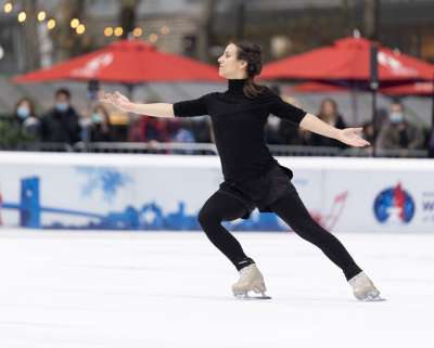 /assets/uploads/images/general/TreeLighting_-_2021-12-06_-_Jordan_OnIcePerspectives_5_cropped.jpg